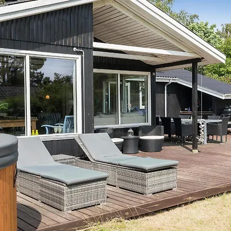 Vakantiehuis Awesome In With Kitchen Nakskov